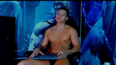 Snapshot of evan_greey chatting on 12-01-24, 10:32 EVAN GREY online show from 12-01-24, 10:32