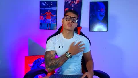 Snapshot of evan_greey chatting on 09-09-25, 02:33 EVAN GREY online show from 09-09-25, 02:33