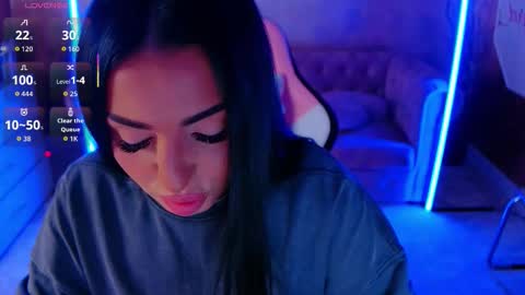 Eva online show from 10-23-25, 04:06