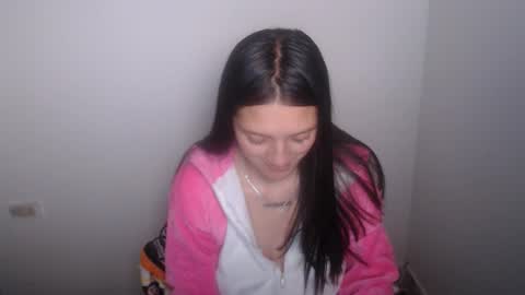Snapshot of evangeline_petite chatting on 05-18-26, 03:24 eva online show from 05-18-26, 03:24