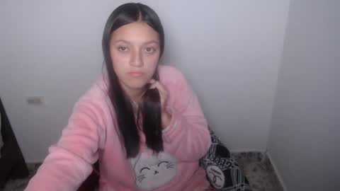Snapshot of evangeline_petite chatting on 05-19-26, 04:19 eva online show from 05-19-26, 04:19