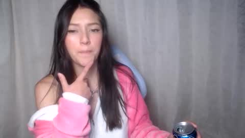 Snapshot of evangeline_petite chatting on 06-08-26, 01:28 eva online show from 06-08-26, 01:28
