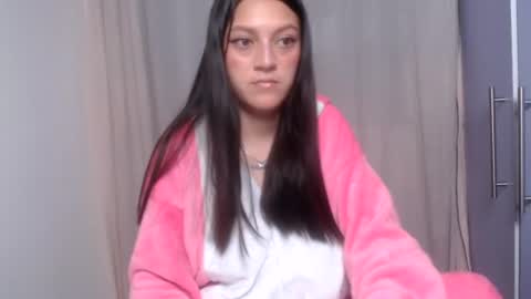 Snapshot of evangeline_petite chatting on 06-23-26, 03:59 eva online show from 06-23-26, 03:59