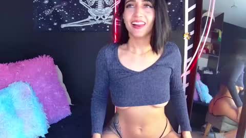 Snapshot of evangelinecors chatting on 01-19-25, 05:39 Eva online show from 01-19-25, 05:39