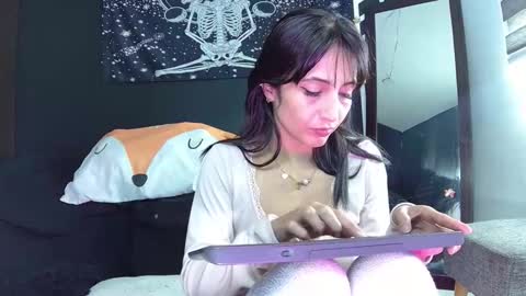 Snapshot of evangelinecors chatting on 10-12-25, 05:34 Eva online show from 10-12-25, 05:34