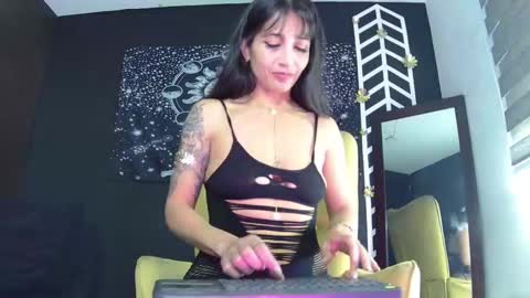 Snapshot of evangelinecors chatting on 02-16-26, 06:26 Eva online show from 02-16-26, 06:26