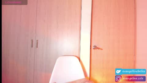 Snapshot of evangellinebellee chatting on 06-01-26, 07:26 Evangelline online show from 06-01-26, 07:26