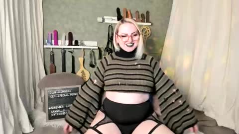 Snapshot of evanharlowe chatting on 12-13-25, 11:21 Evan Harlowe online show from 12-13-25, 11:21