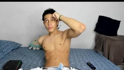 Snapshot of evans_collins24 chatting on 04-01-26, 11:13 Evans collins24 online show from 04-01-26, 11:13