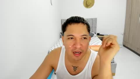Snapshot of evanss_king chatting on 07-14-26, 06:02 Mateo and Valerio online show from 07-14-26, 06:02