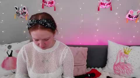 Snapshot of evarey_ chatting on 06-27-26, 05:01 Adelina online show from 06-27-26, 05:01