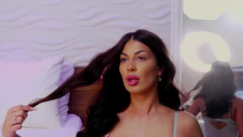 EvaRhea online show from 09-16-25, 03:51