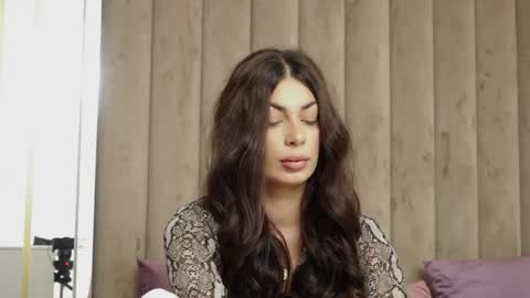 EvaRhea online show from 09-22-25, 03:08