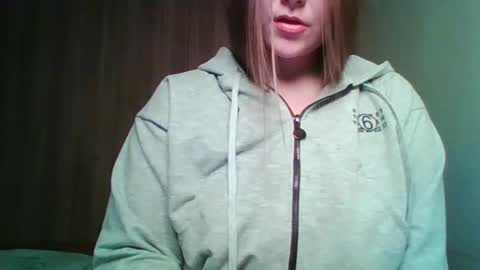 evasapples2026 online show from 05-17-26, 08:38