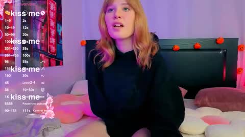 Snapshot of evastevs chatting on 11-12-25, 09:14 Eva online show from 11-12-25, 09:14