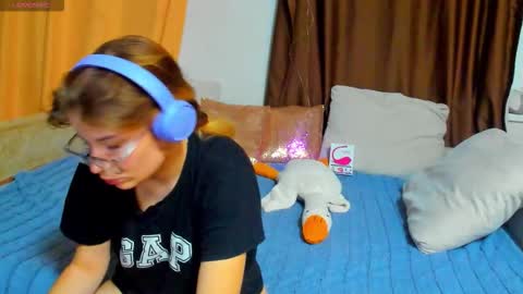 Eva online show from 11-18-25, 01:11