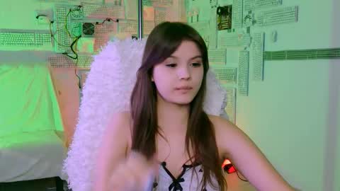 Snapshot of evathopson chatting on 02-10-26, 11:36 Eva next stream - - 1600 UTC2000 online show from 02-10-26, 11:36