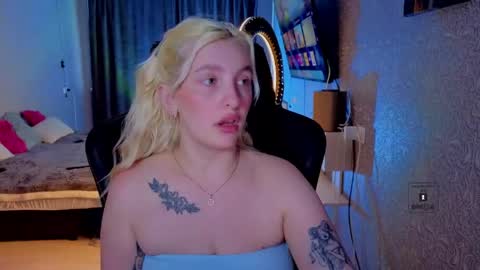 Snapshot of evavibe chatting on 05-23-26, 02:21 evavibe online show from 05-23-26, 02:21