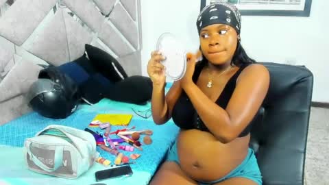 Eva And Emmanuel online show from 05-02-26, 01:27
