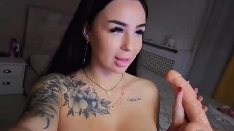 Eva online show from 09-26-25, 03:43