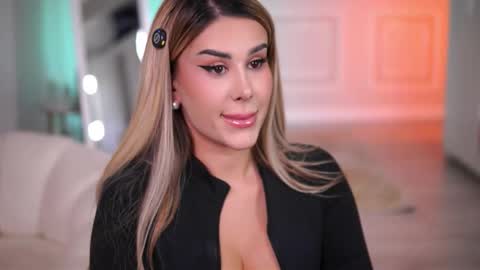 Eva online show from 11-24-25, 08:19