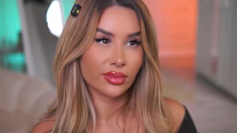 Eva online show from 12-21-25, 08:49