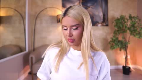 Eva online show from 03-13-26, 08:48