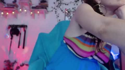 Eve Blue  friends. IG eve blue77 TW EveBlue 1 OF eveblue7 online show from 09-17-25, 02:02