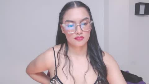 Snapshot of eve_rox18 chatting on 04-28-26, 11:21 Eve Rox18 online show from 04-28-26, 11:21