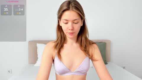 Snapshot of evecutie chatting on 12-18-24, 09:58 Eve online show from 12-18-24, 09:58