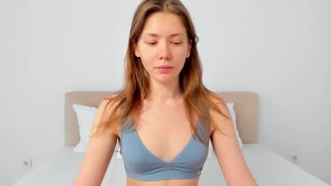 Snapshot of evecutie chatting on 02-12-25, 01:06 Eve online show from 02-12-25, 01:06