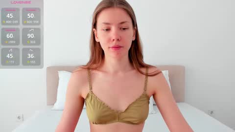 Snapshot of evecutie chatting on 03-08-25, 08:44 Eve online show from 03-08-25, 08:44