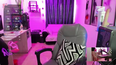 Evee online show from 01-24-25, 05:11