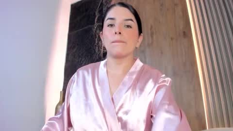 Snapshot of evelin_lopezz chatting on 11-23-25, 02:11 E V E L I N online show from 11-23-25, 02:11