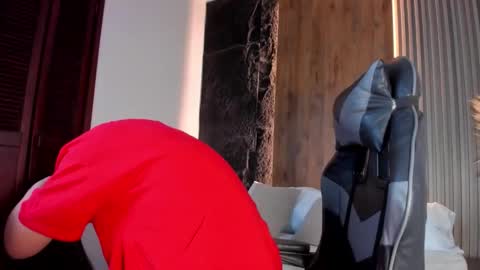 Snapshot of evelin_lopezz chatting on 12-02-25, 02:06 E V E L I N online show from 12-02-25, 02:06