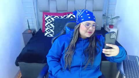 evelin zaens online show from 11-23-25, 04:23