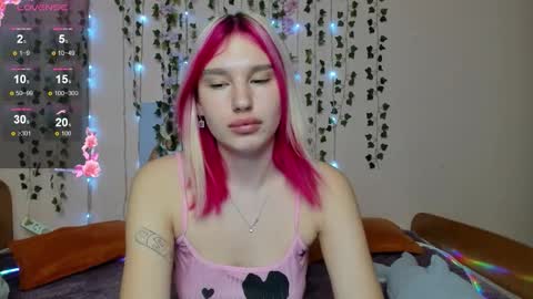 Evelina online show from 11-21-25, 01:48