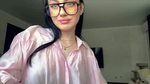 Snapshot of evelinkowski chatting on 02-19-26, 05:58 Sofia online show from 02-19-26, 05:58