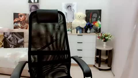 evelove online show from 09-13-25, 04:40