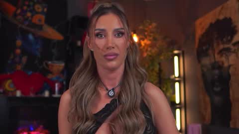 Evelyn online show from 03-10-26, 07:30