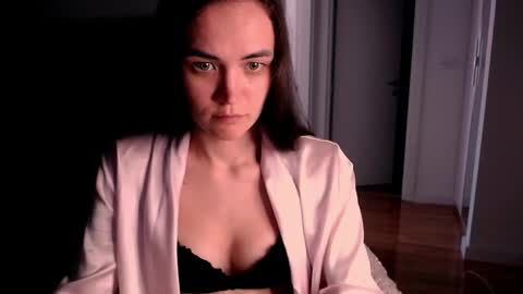 Snapshot of evelyn_gg chatting on 04-28-26, 09:25 Evelyn online show from 04-28-26, 09:25