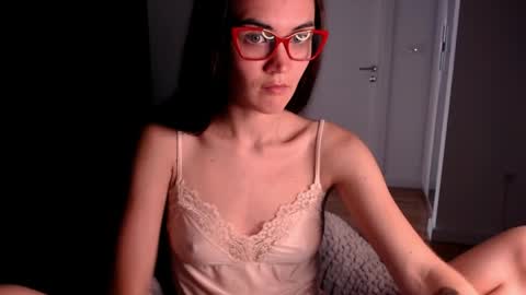Snapshot of evelyn_gg chatting on 05-11-26, 09:59 Evelyn online show from 05-11-26, 09:59