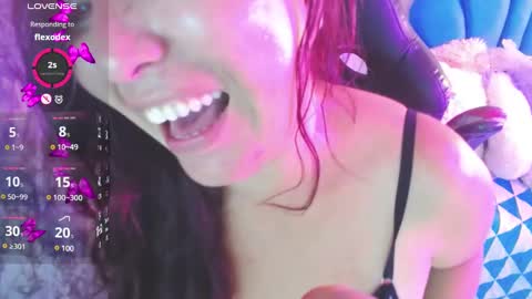 Snapshot of evelyn_mature19 chatting on 01-03-25, 01:38 Juliana online show from 01-03-25, 01:38
