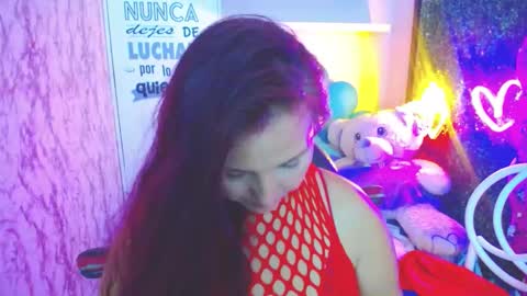 Snapshot of evelyn_mature19 chatting on 01-09-25, 07:18 Juliana online show from 01-09-25, 07:18
