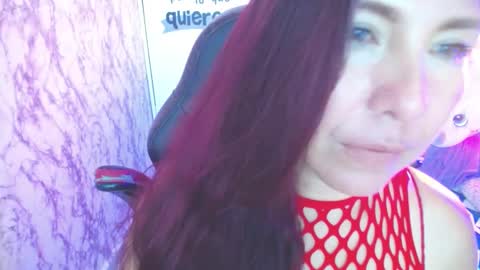 Snapshot of evelyn_mature19 chatting on 01-10-25, 01:21 Juliana online show from 01-10-25, 01:21