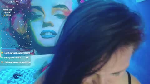 Snapshot of evelyn_mature19 chatting on 01-13-25, 01:13 Juliana online show from 01-13-25, 01:13