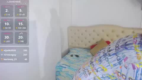Snapshot of evelyn_mature19 chatting on 01-24-25, 01:45 Juliana online show from 01-24-25, 01:45