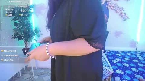 Snapshot of evelyn_mature19 chatting on 02-24-25, 10:25 Juliana online show from 02-24-25, 10:25