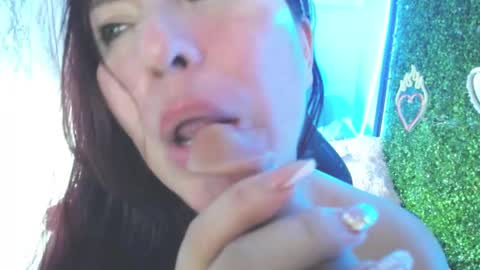 Snapshot of evelyn_mature19 chatting on 03-08-25, 01:39 Juliana online show from 03-08-25, 01:39