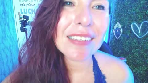 Snapshot of evelyn_mature19 chatting on 03-09-25, 12:53 Juliana online show from 03-09-25, 12:53